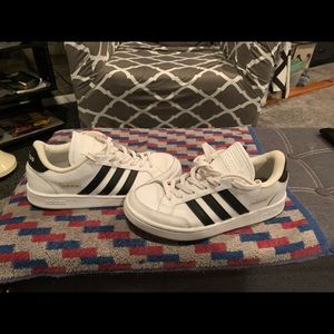 Womens size 7 adidas